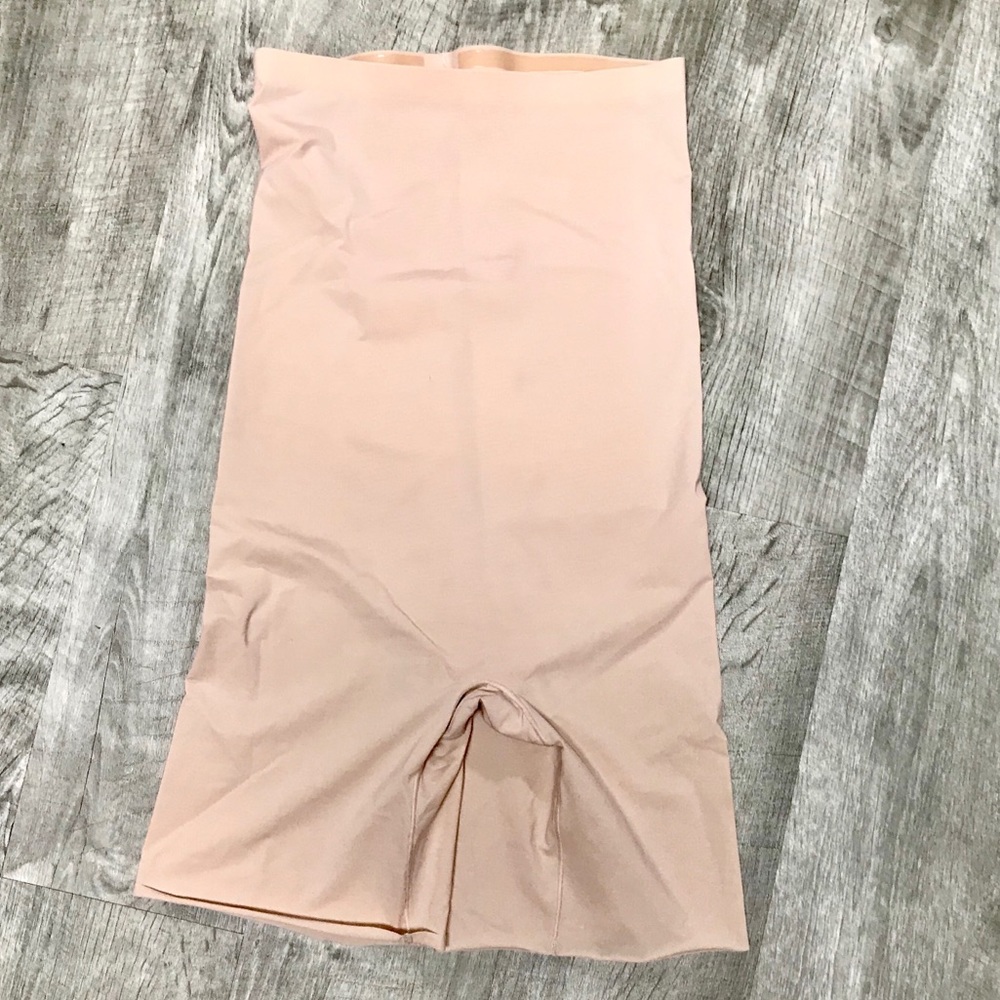 SPANX High Waisted Mid Thigh Shapewear